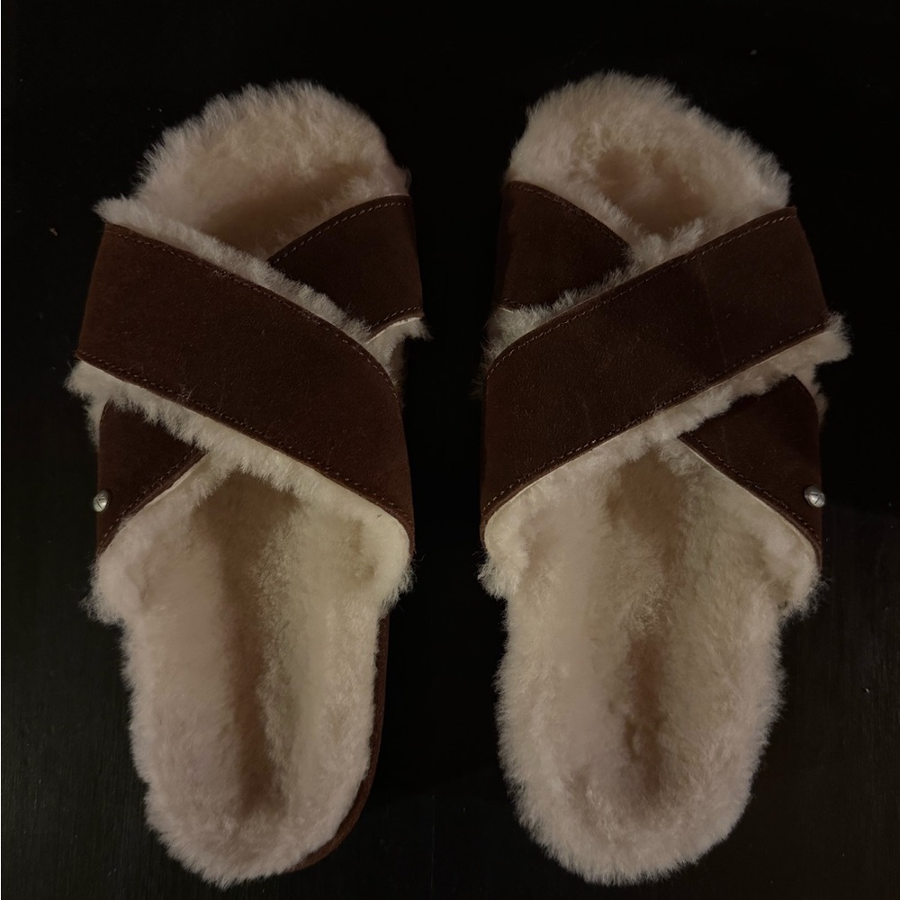 Emu Women's Cross-Strap Shearling Slide in Brown and Cream